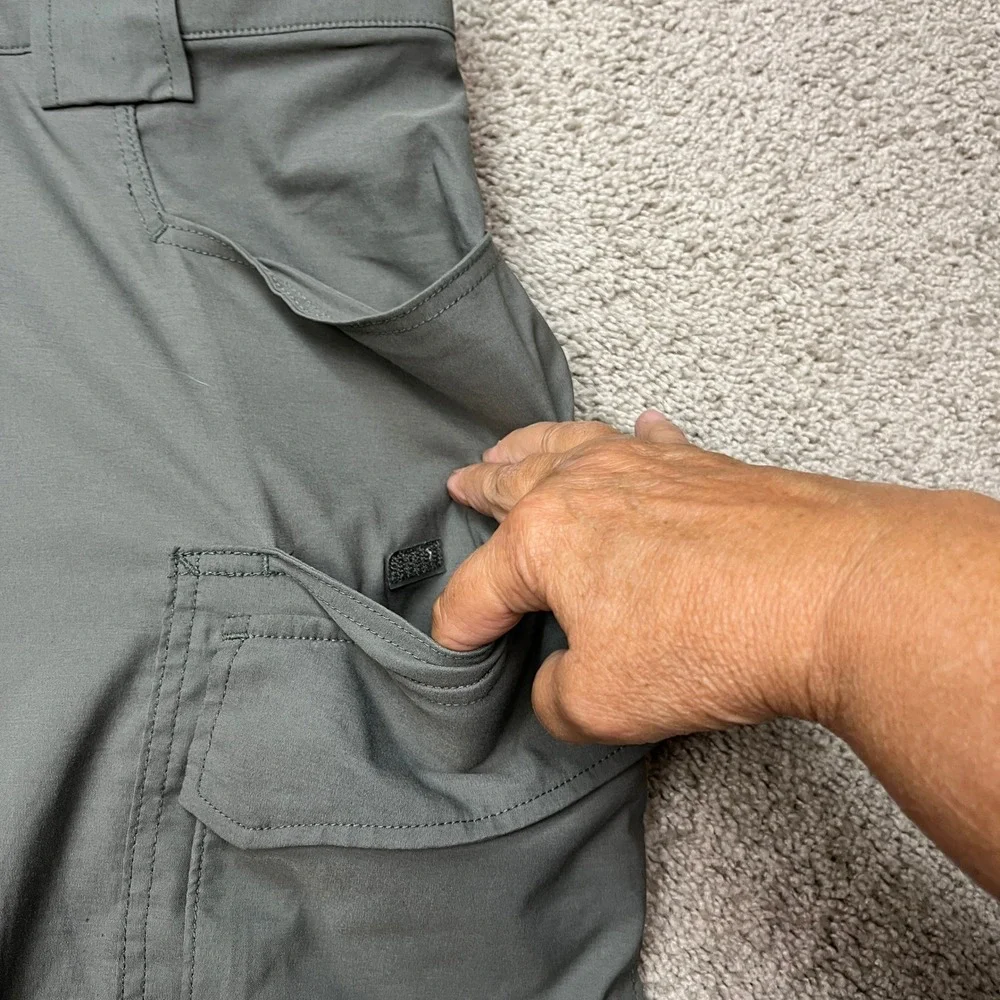 Duluth Trading Co Cargo Shorts Mens 38 Gray Dry on the Fly Relaxed Fit Tactical